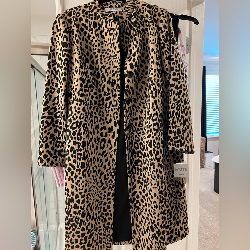 Leopard, luxurious long coat